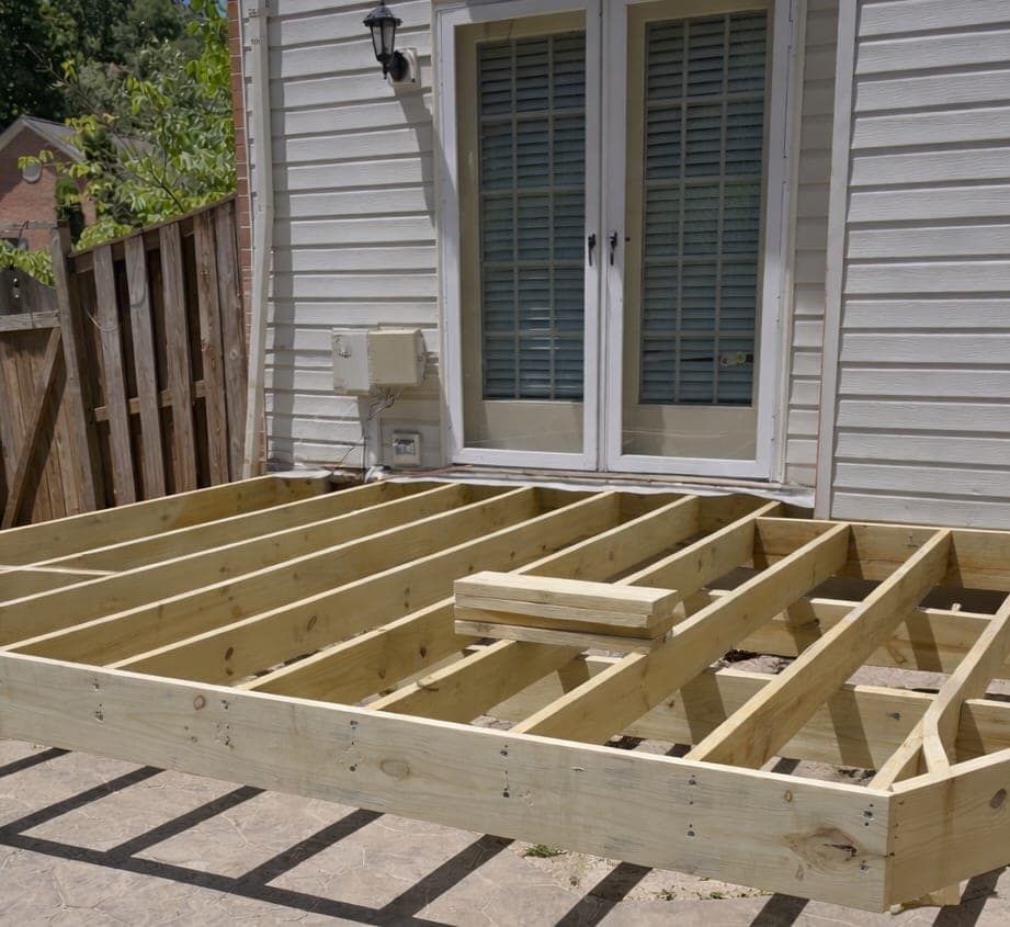 How to Choose the Right Deck Material for West Virginia Weather