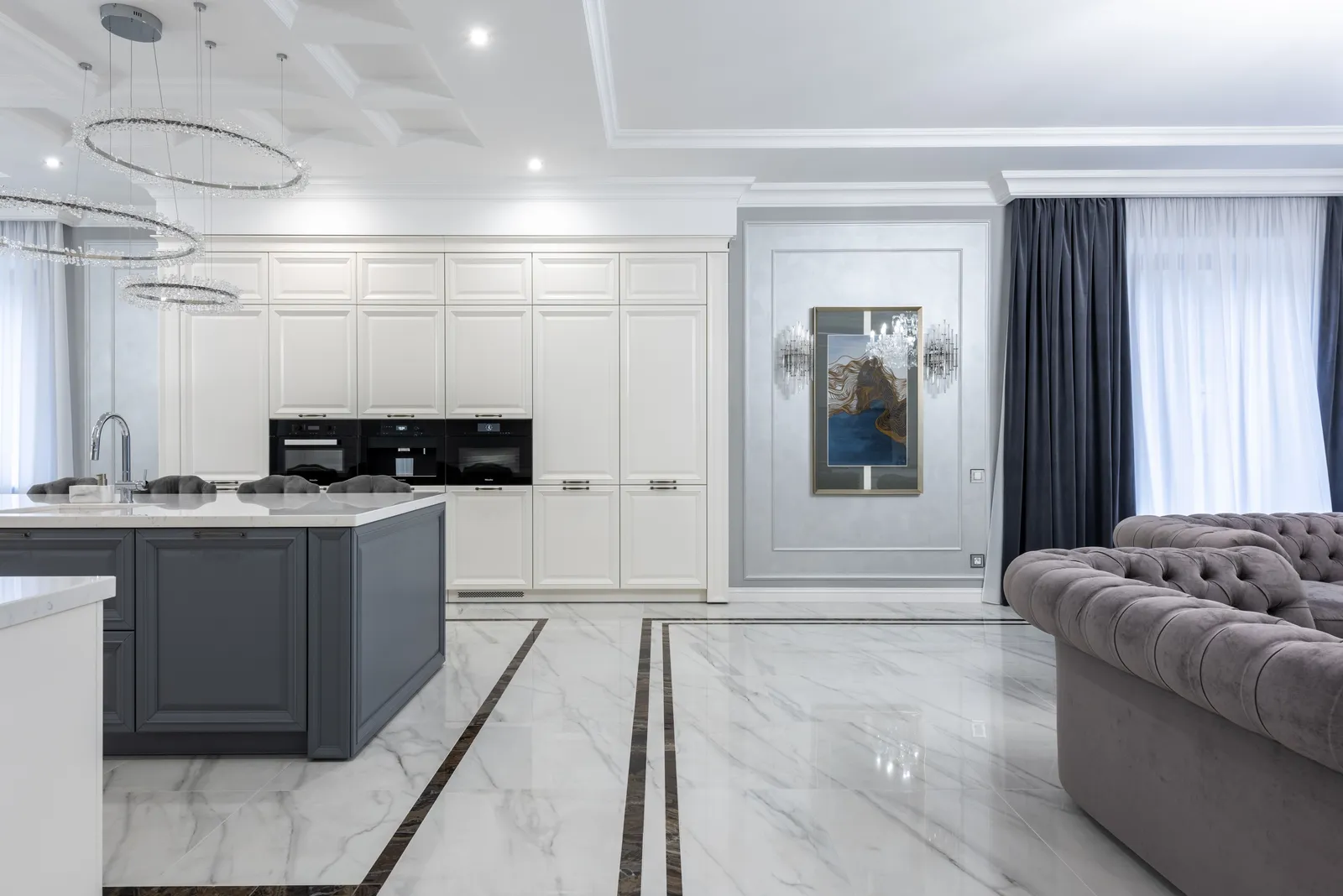 Inspiration: open-concept luxury kitchen with island and pendant lighting